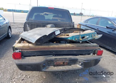 2004 Chevrolet S-10 Ls из США, поврежденный, VIN 1GCDT13X54K151224